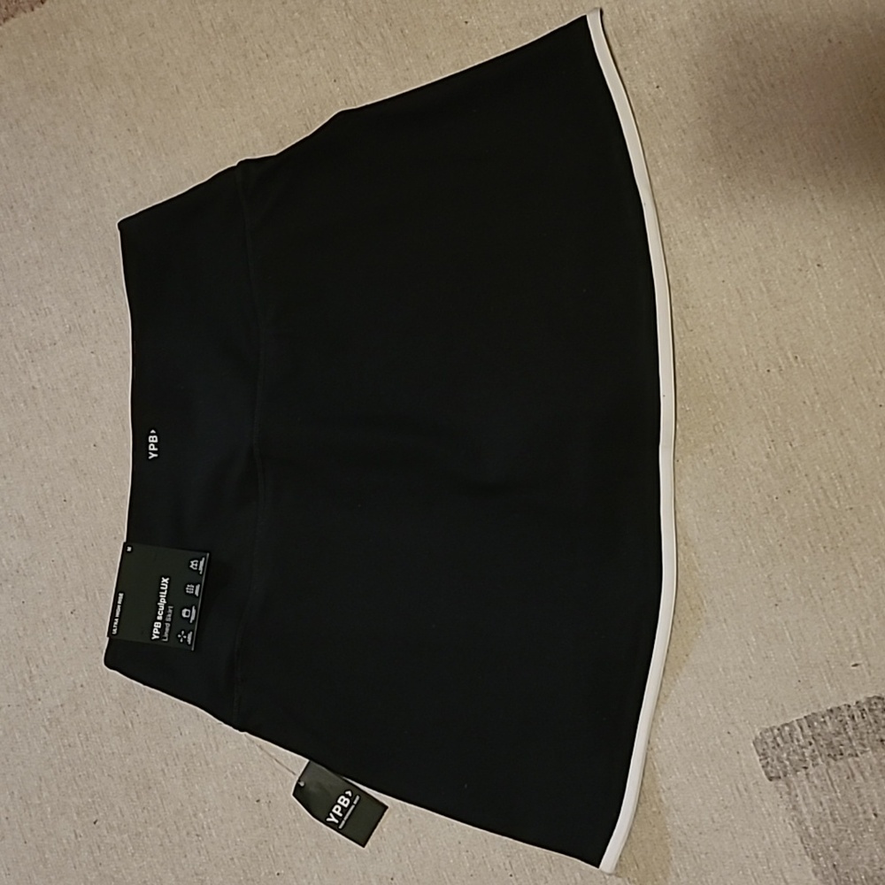 NWT Abercrombie & Fitch YPB Black with White Trim Skirt/Skort - Picture 5 of 8
